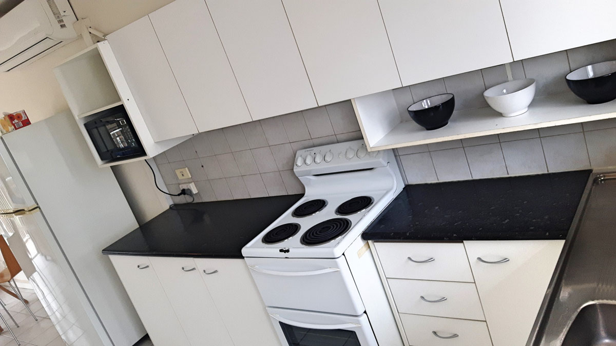20161209_122258_J4 Kitchen